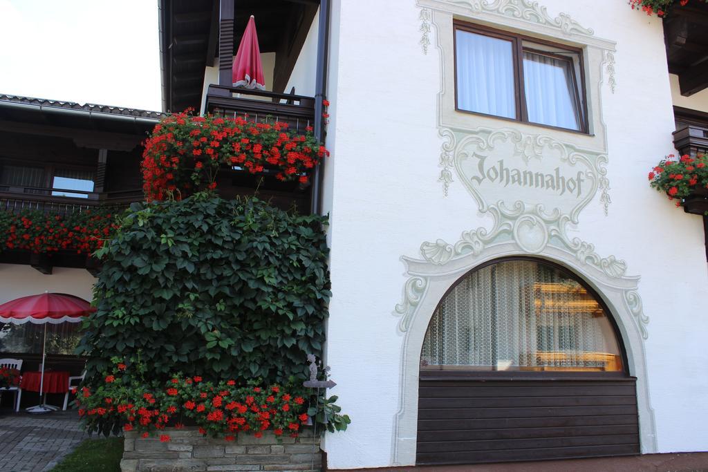 Johannahof Appartements Kaprun Quarto foto